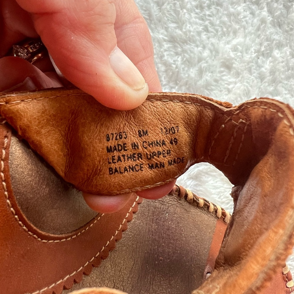 Clarks Tan Leather Braided Detail Sandals - Picture 14 of 14